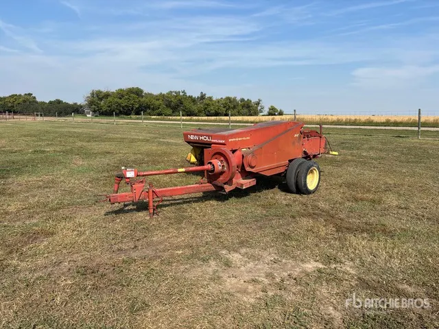 1981 New Holland Hayliner 310 Square Baler