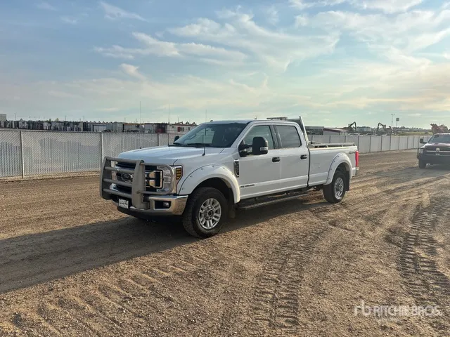 2019 Ford F-350 XLT 4x4 Crew Cab Pickup