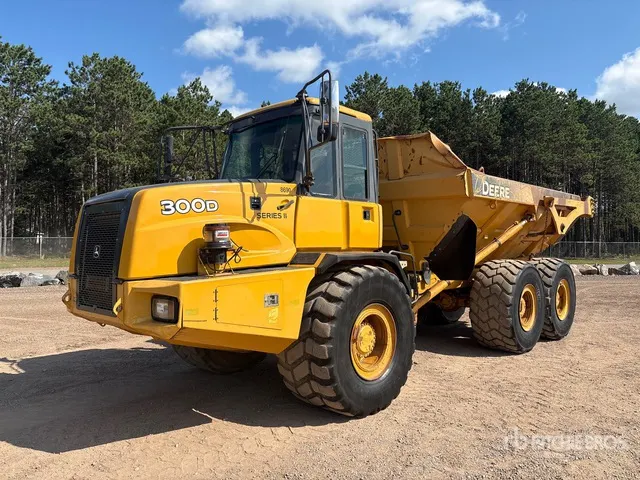 2014 John Deere 300D Series II Articulated Dump Truck