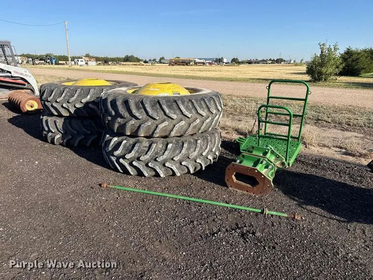 John Deere 520/85R42 tires and wheels