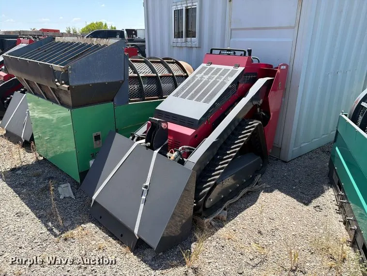 Erie Industries SCL850 compact utility loader