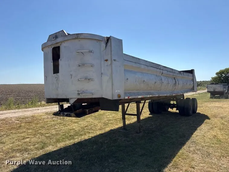 1978 Hobbs end dump trailer