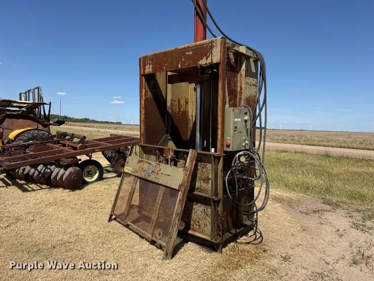 Piqua Series 40 cardboard baler