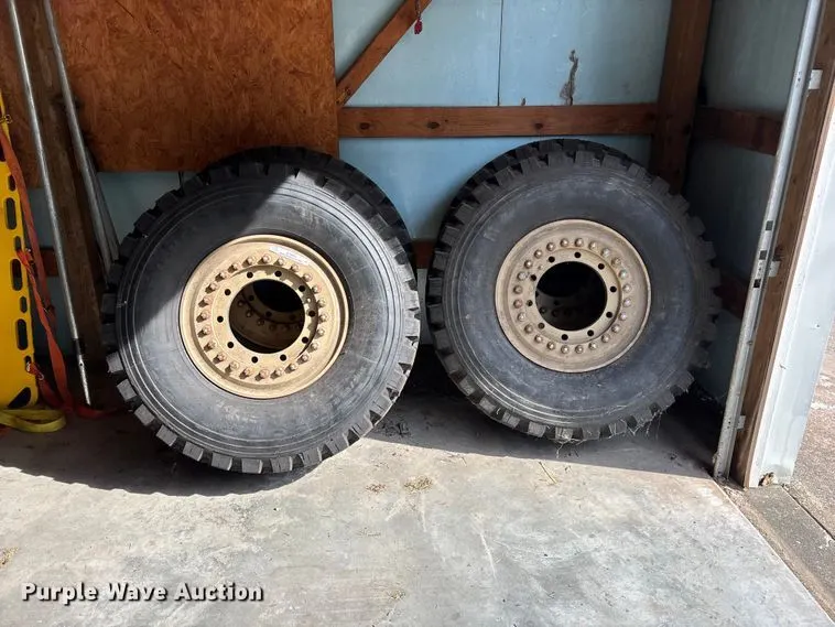 (4) Michelin 395/85R20 tires and wheels