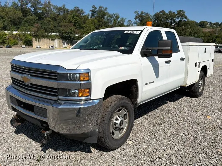 2018 Chevrolet Silverado 2500HD Ext. Cab utility bed pickup truck