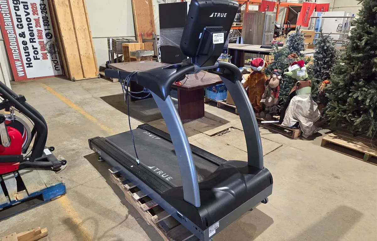 True TC400-19 Commercial Treadmill
UNRESERVED