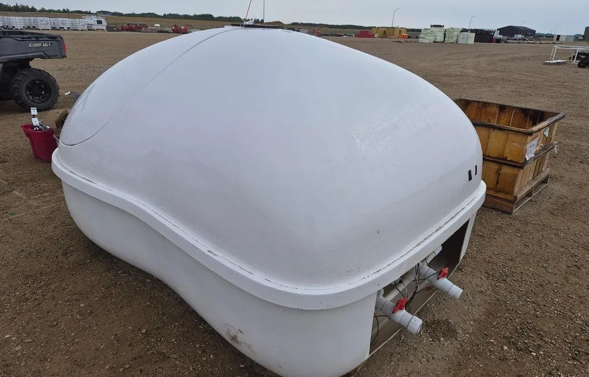 2022 Dreampod Therapy Pod, Misc. Clothing Racks and Shelving