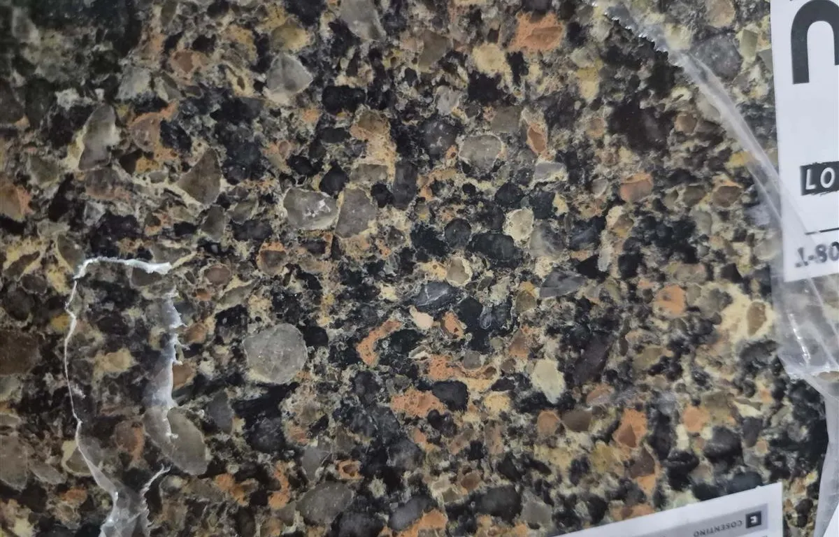 (4) Assorted 1/2 Sized Quartz Slabs
UNRESERVED