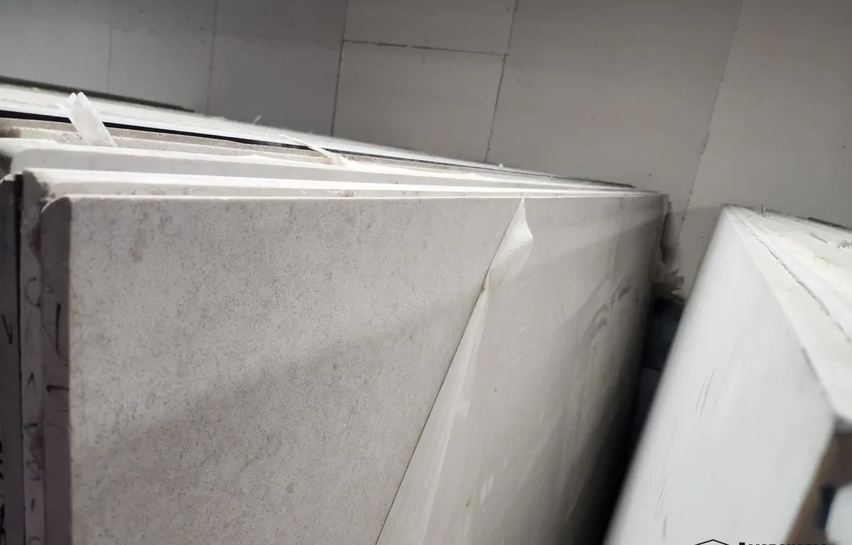Quartz Slab
UNRESERVED