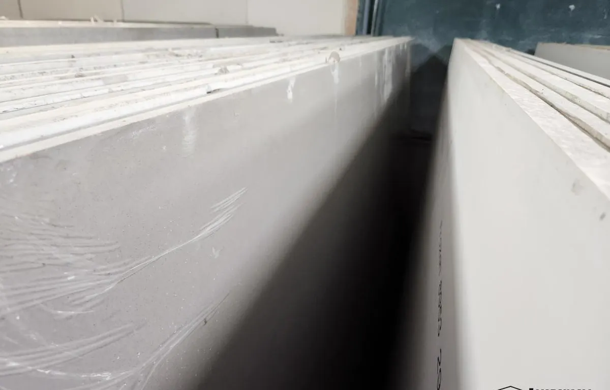 Quartz Slab
UNRESERVED