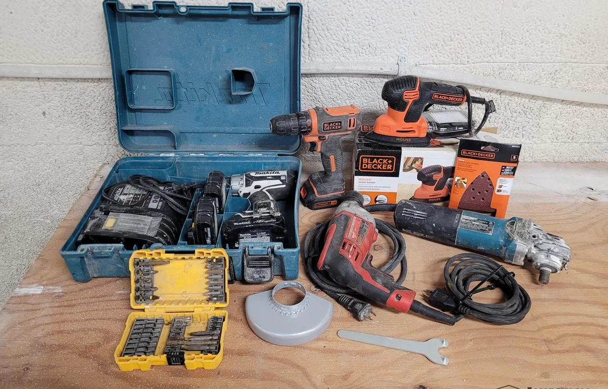 Mixed Makita, Milwaukee & Black+Decker Power Tools
UNRESERVED