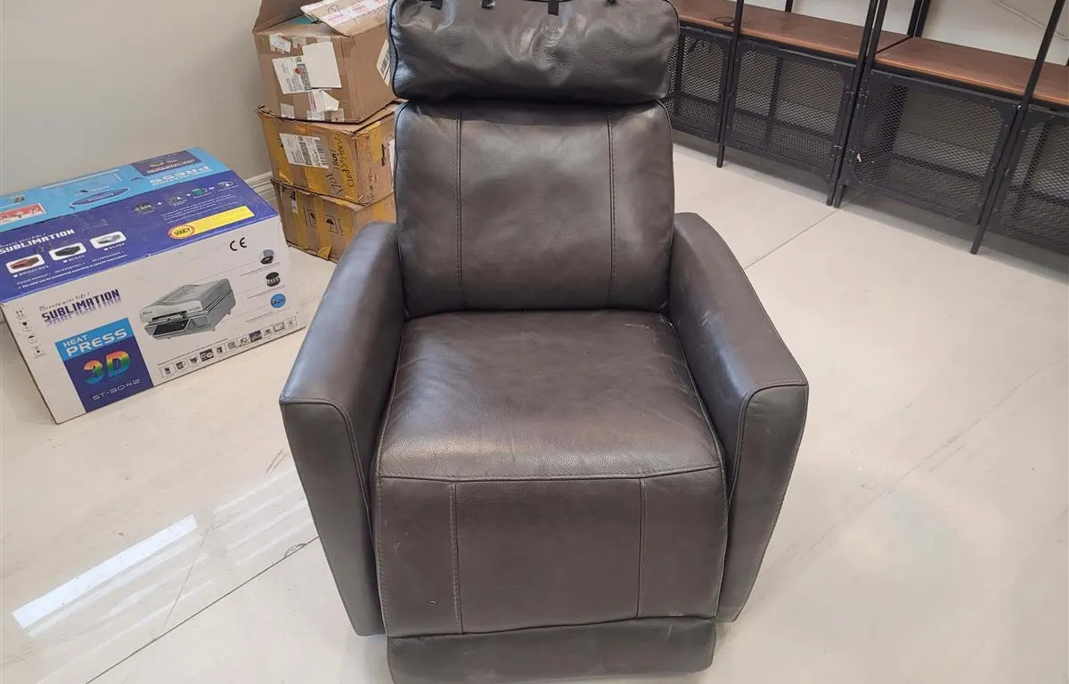 Dark Brown Power Swivel Recliner
UNRESERVED