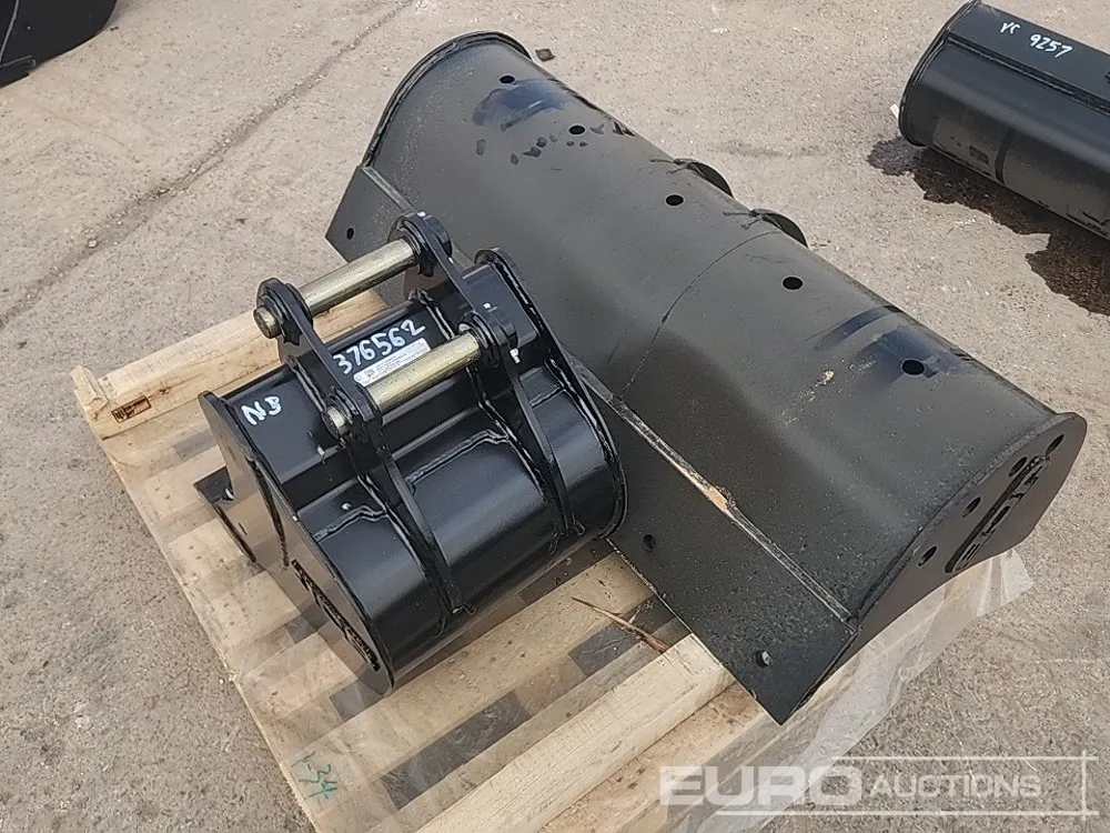 Unused JCB 48" Ditching Bucket, 16" Digging Bucket 35mm Pin to suit Mini Excavator