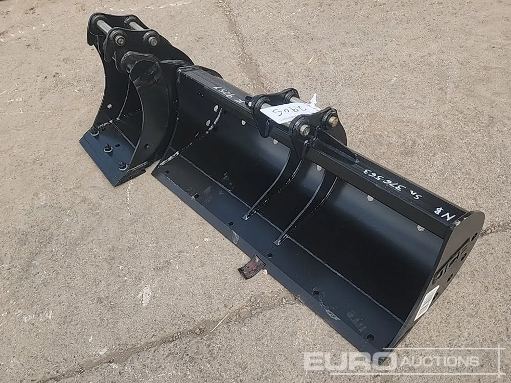 Unused JCB 48" Ditching Bucket, 16" Digging Bucket 35mm Pin to suit Mini Excavator