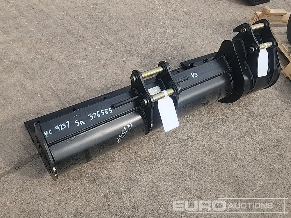 Unused JCB 48" Ditching Bucket, 16" Digging Bucket 35mm Pin to suit Mini Excavator