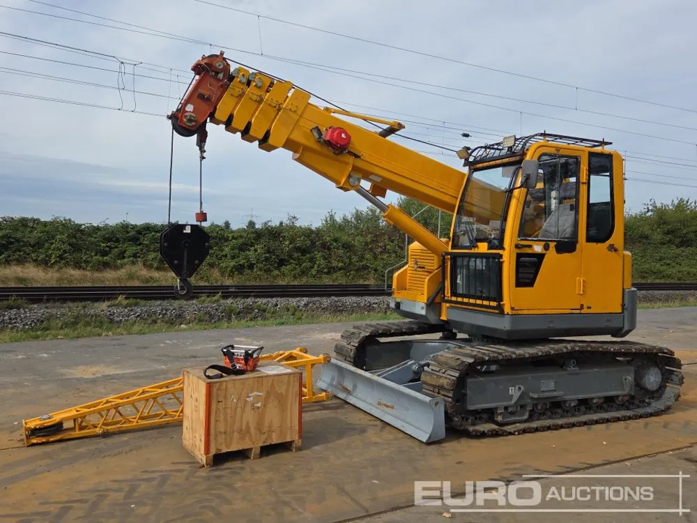 2017 Handex HD520, 5.2 Ton Tracked Crane, 400mm Block Pads, CV, Blade, Rear View Camera, AC, Arm Extension, Box with Parts (Remote in Office)