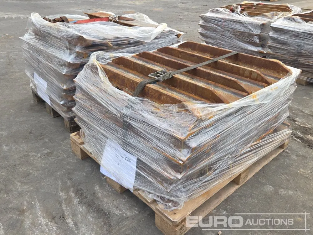 Pallet of 910mm Steel Tracks to suit Komatsu D85
