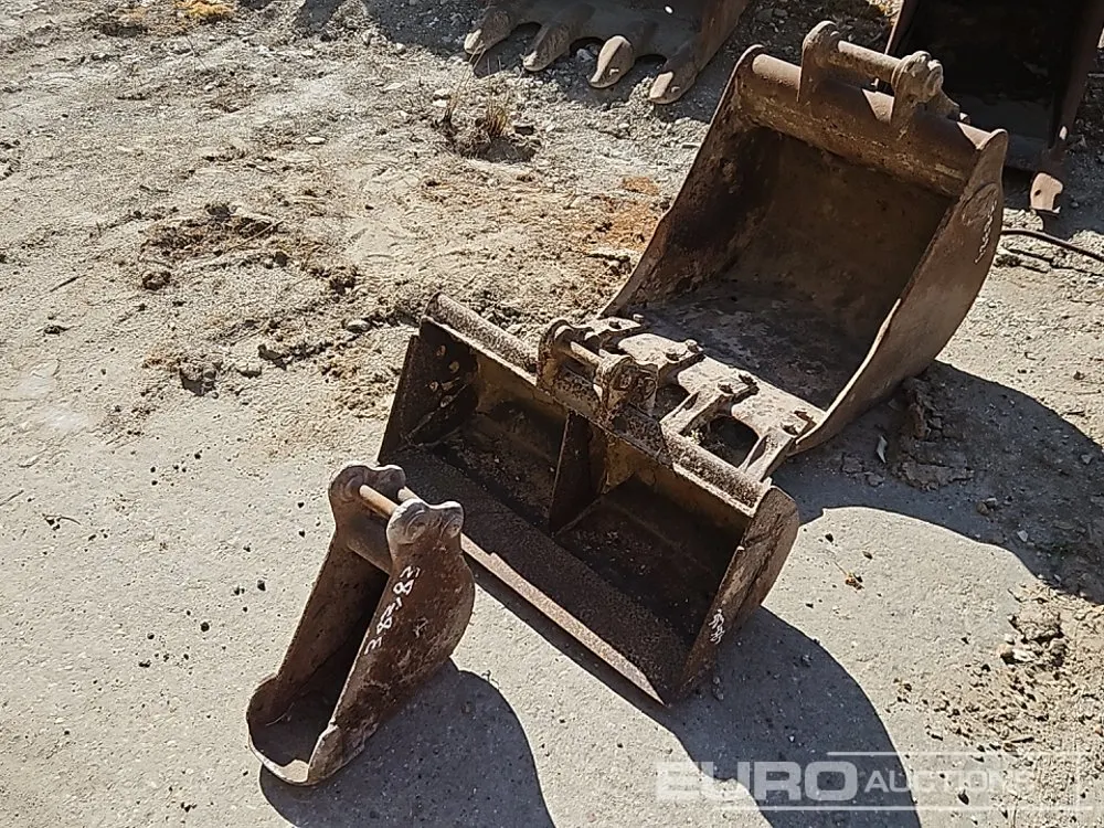32" Ditching Bucket 24", 6" Digging Bucket 25-45mm Pin to suit Mini-6 Ton Excavator