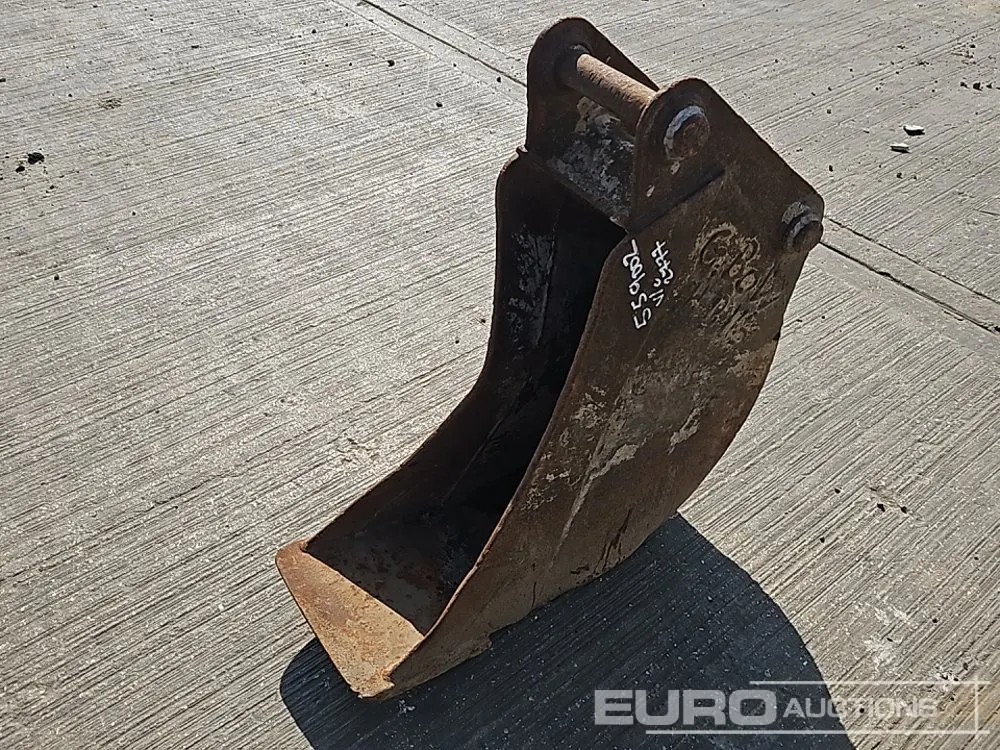 12" Digging Bucket 45mm Pin to suit 4-6 Ton Excavator (Damaged)