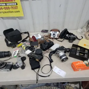Vintage Camera and Photography Equipment Lot: Canon, Minolta, Kodak, Vivitar