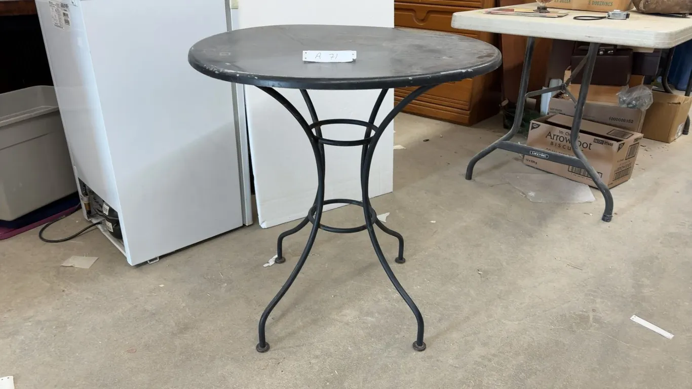 Round Black Metal Bistro Patio Table, 29 × 28”