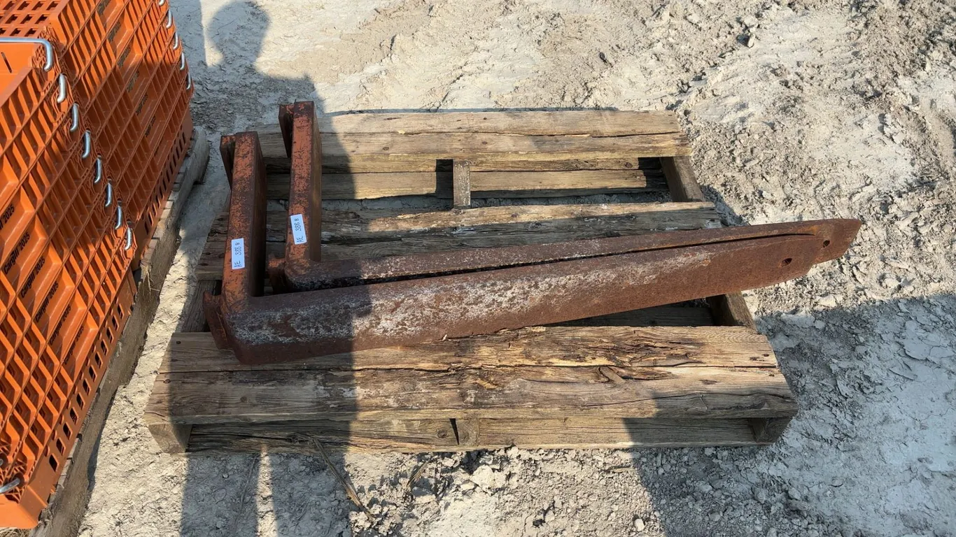 Pair of Forklift Forks, with Mounting Hooks
