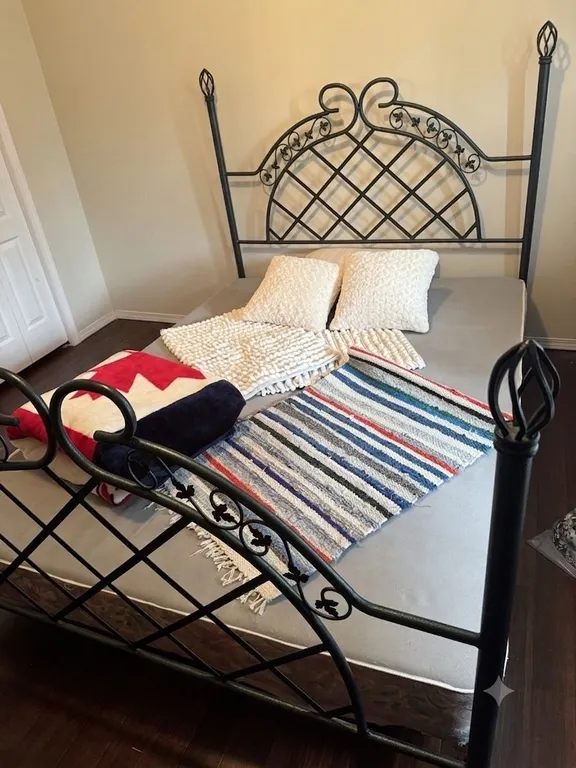 Queen Metal Bedframe Bedding Included