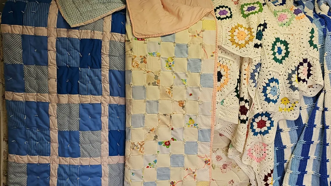 Handmade Quilts and Crochet Afghans, Lot of 4