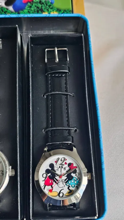Disney and Looney Tunes Character Watch Set