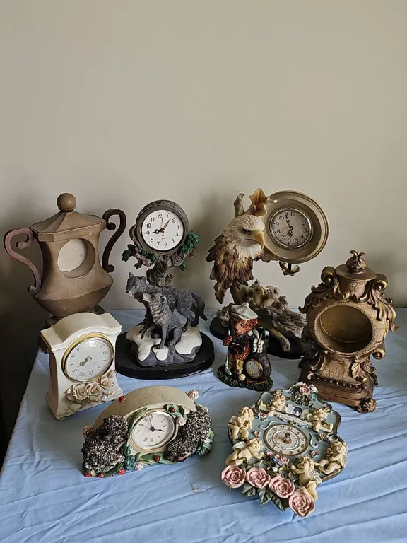 Tabletop Decorative Quartz Clocks, Lot of 7