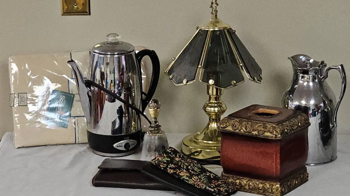 Household Decor and Small Appliances Assortment
