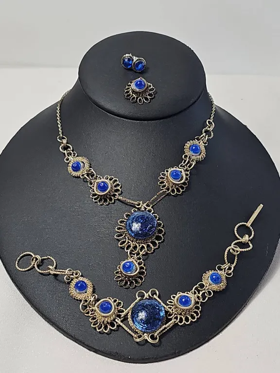 Silver Tone Filigree Jewellery Set With Blue Glass Cabochons