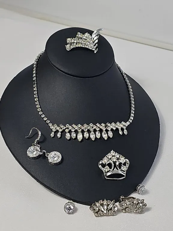 Silver-Tone Rhinestone Jewelry Set