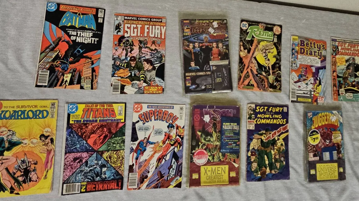 Comic Book Lot: Eight Single Issues, Three Collector Sets