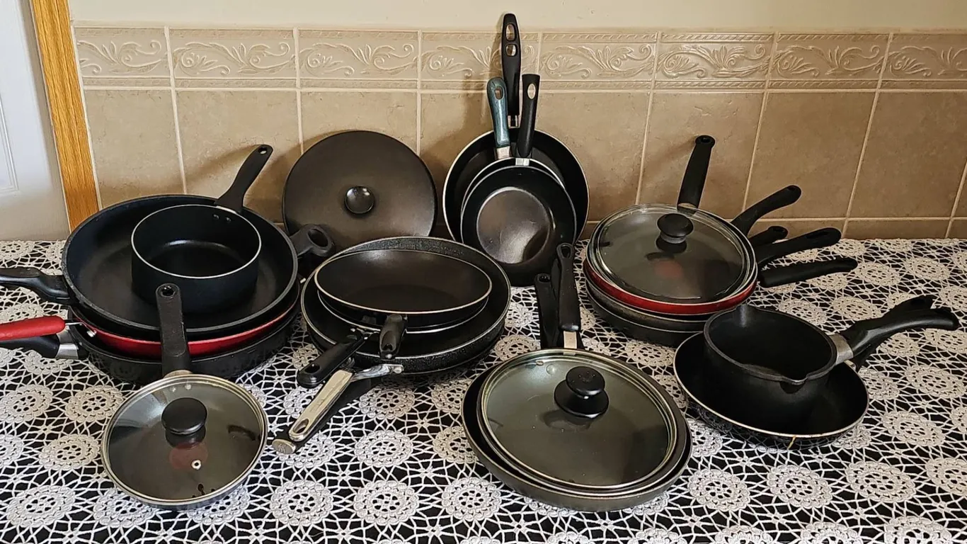 Nonstick Frying Pans and Pots With Glass Lids, 13 Pieces