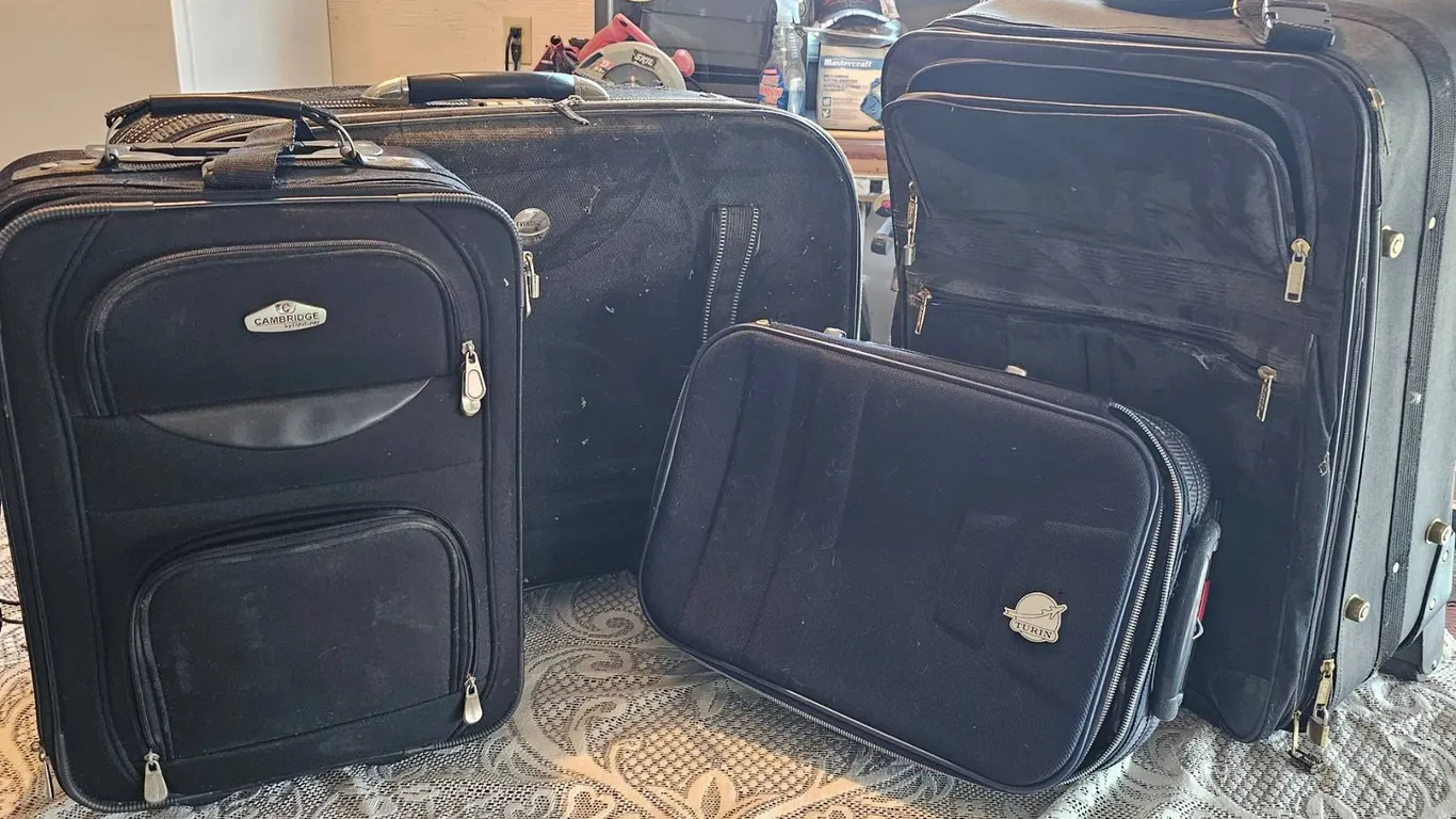4 Assorted Travel Suitcases Cambridge and Turin