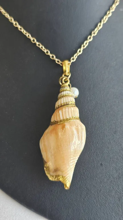 Mathey-Tissot Quartz Watch, Shell Jewelry Set, Imari Perfume