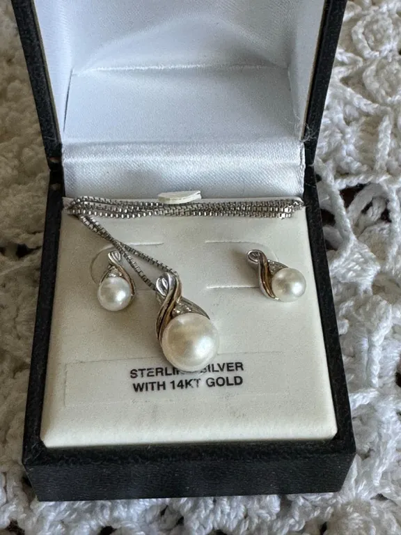 Sterling Silver and 14K Gold Pearl Jewelry Set with Chain