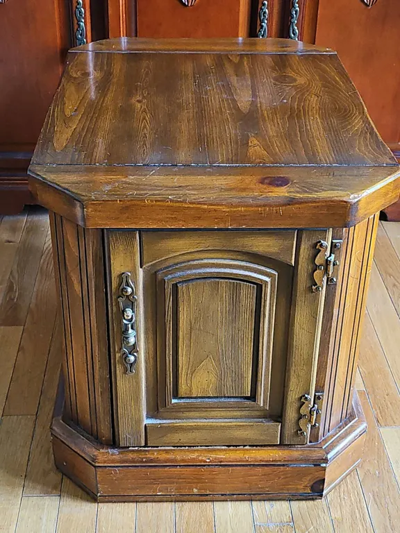 Wooden Single-Door Nightstand Cabinet