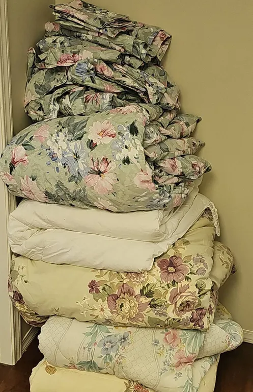 Floral Comforters and Quilts Lot