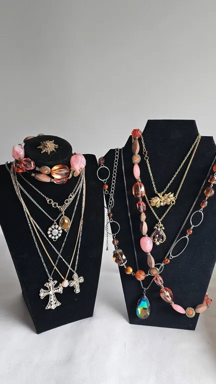 Costume Jewellery Lot With Necklaces, Bracelets, Brooches