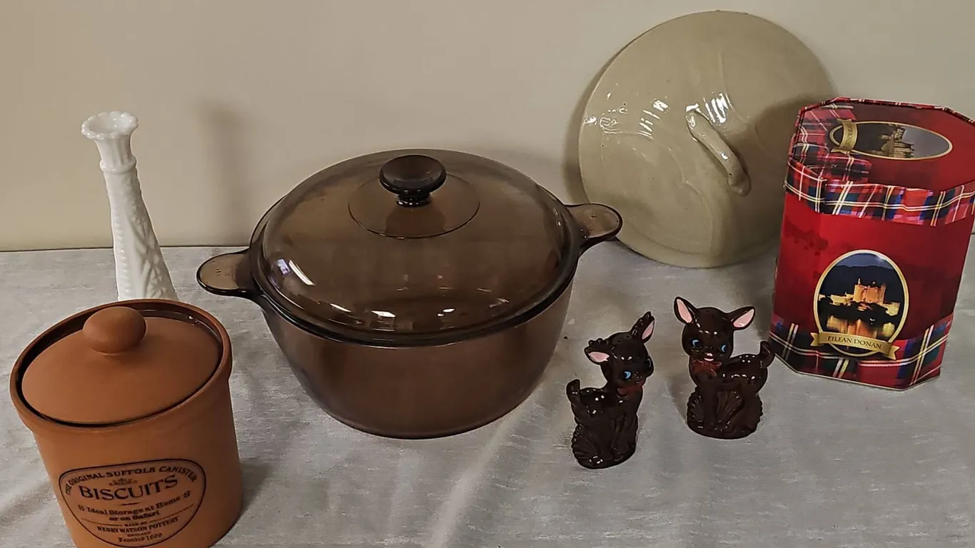 Kitchen and Decorative Items Lot