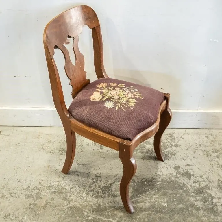 ANTIQUE AMERICAN EMPIRE MAHOGANY SIDE CHAIR
