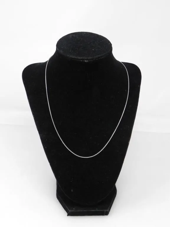 SILVER CHAIN W/ LOBSTER CLAW CLOSURE