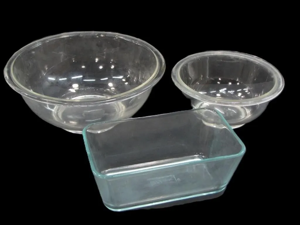 2 PYREX MIXING BOWLS & "pyrex" BAKING PAN