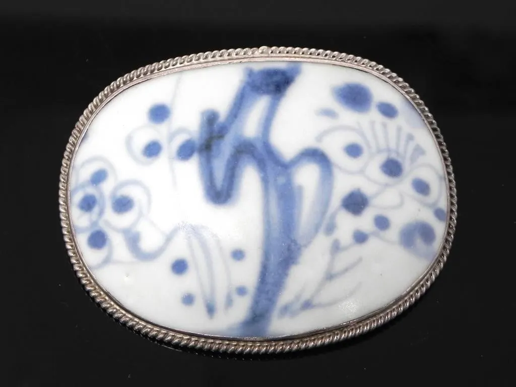 925 SILVER MING DYNASTY POTTERY SHARD BROOCH 26g