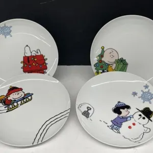 Set of 4 Christmas PEANUTS Plates, 8 "