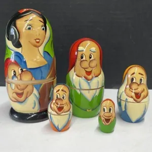 Snow White & The Seven Dwarfs Nesting Doll, 6 "