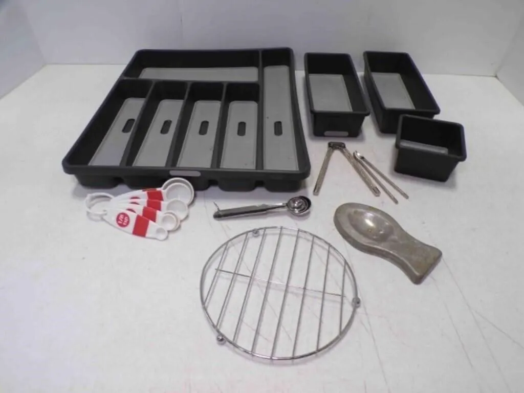 Kitchen Drawer Organizers - Measuring Spoons &