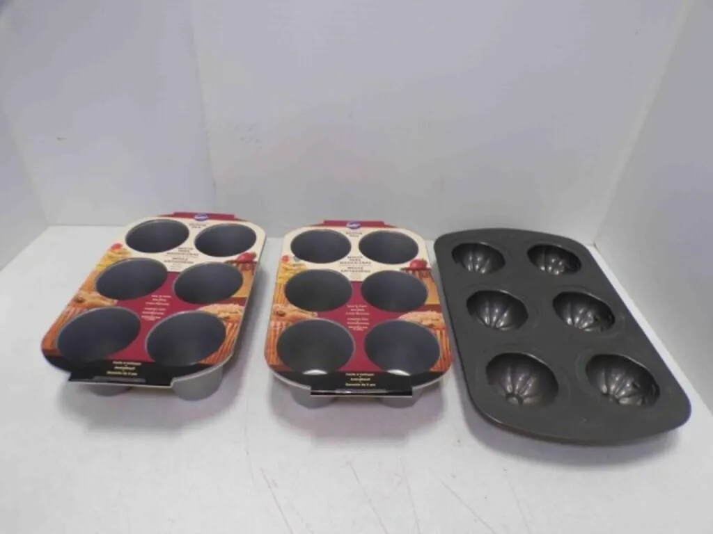 2 NEW Wilton 6 Cup King Size Muffin Pans &
